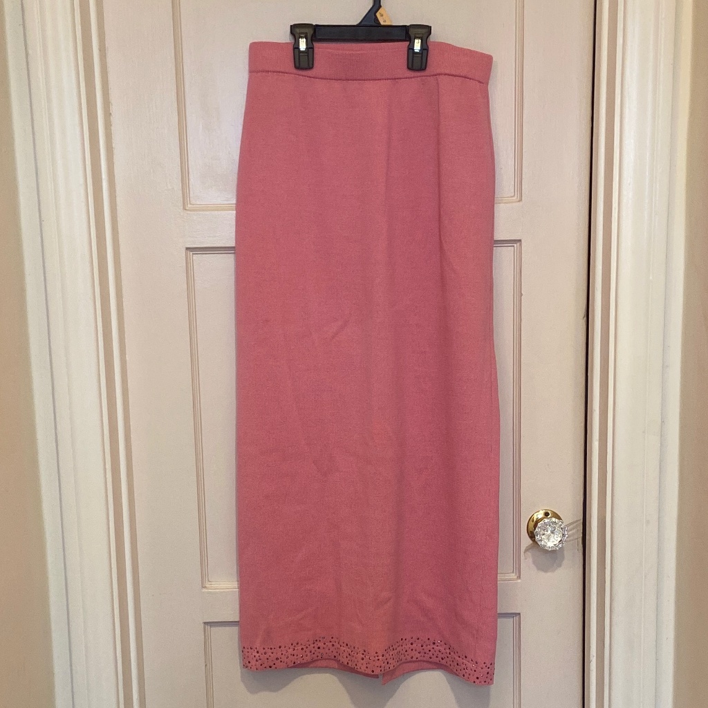 New St. John Santana Knit Pink Maxi Skirt Couture Evening Rhinestone Detail 12